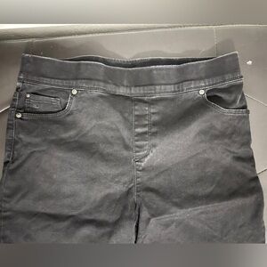 Women’s Bermuda shorts